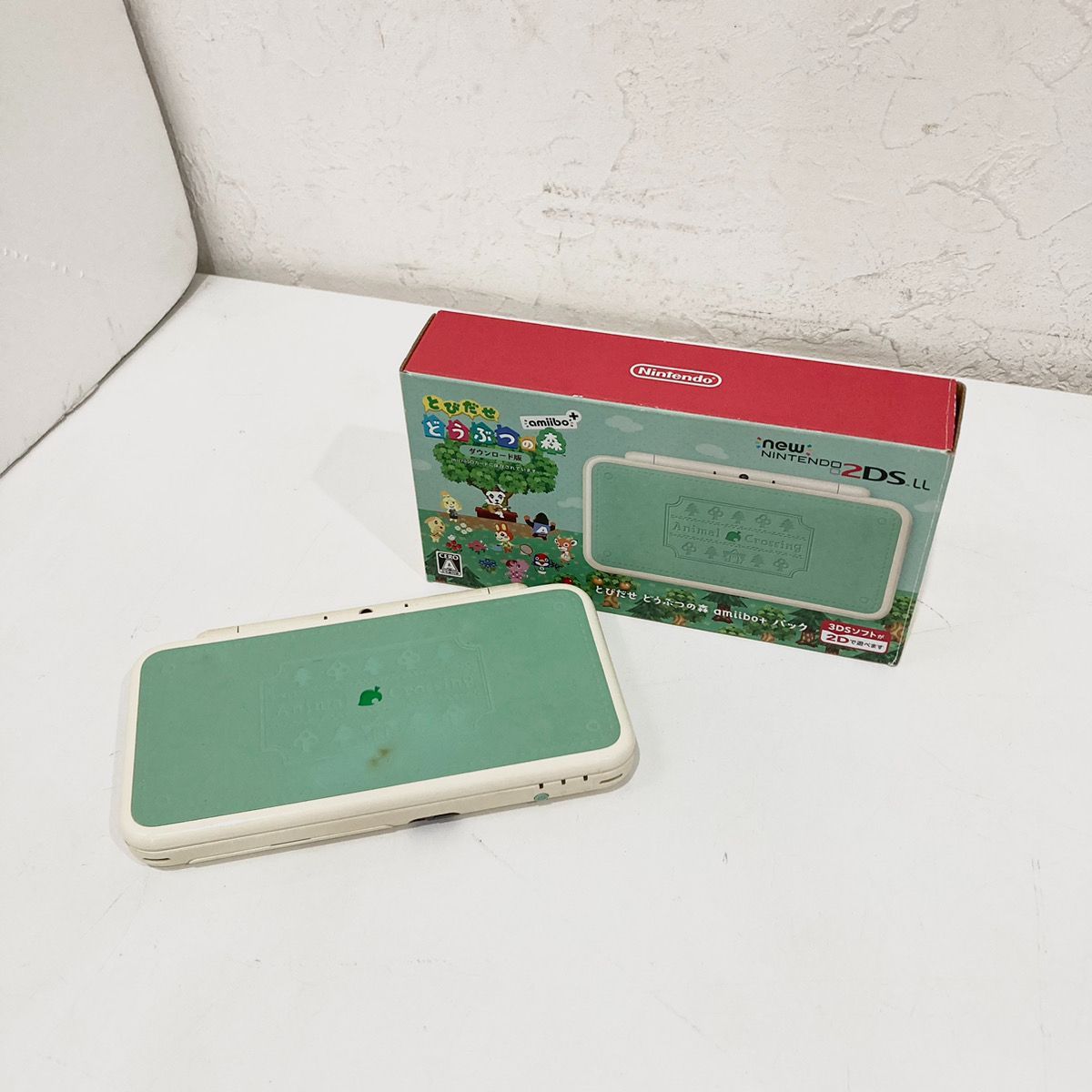 任天堂 newニンテンドー2DS LL とびだせ どうぶつの森 ダウンロード版 amiibo パック
