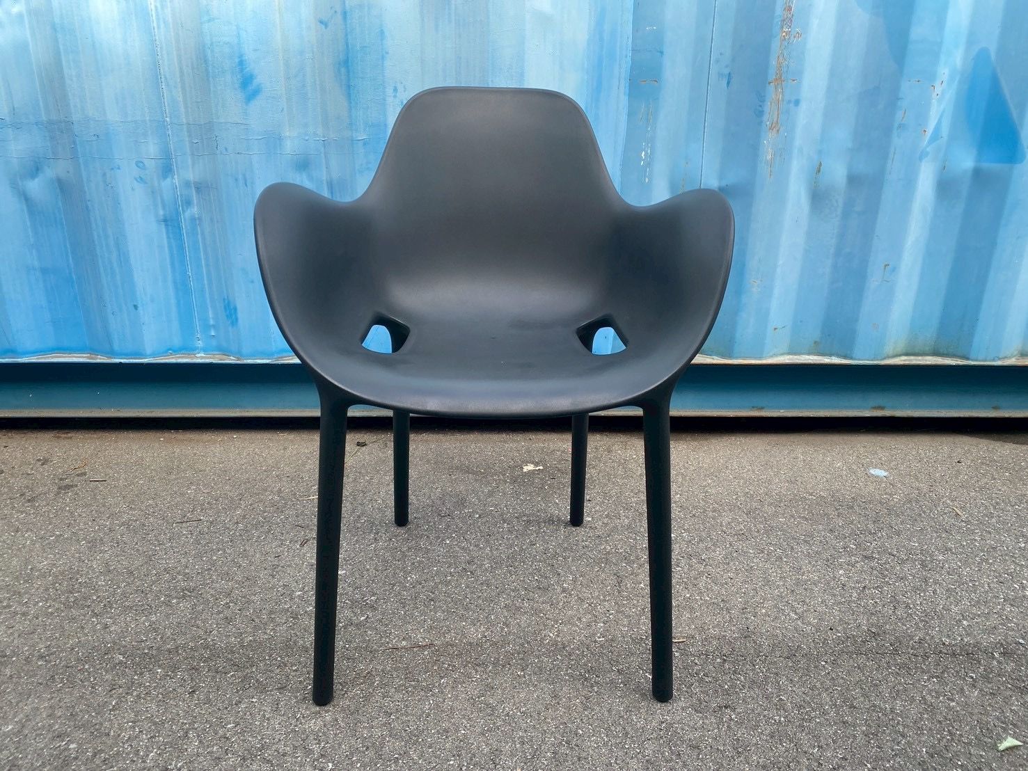 VONDOM サビナス アームチェア 椅子 カフェ ミッドセンチュリー ブラック インテリア