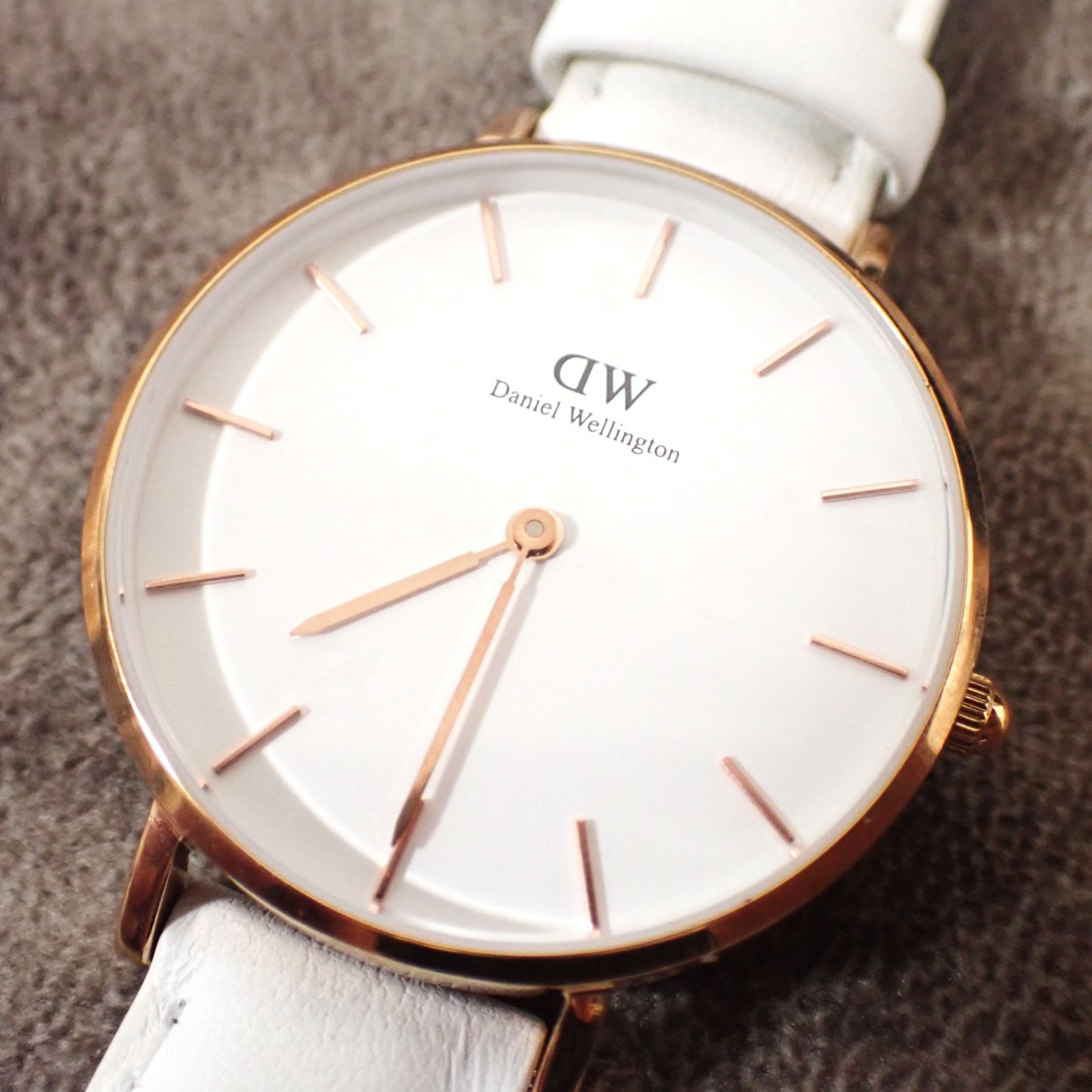 美品 未使用 稼働品 DW ダニエルウェリントン 腕時計 ベルト白 ピンク 