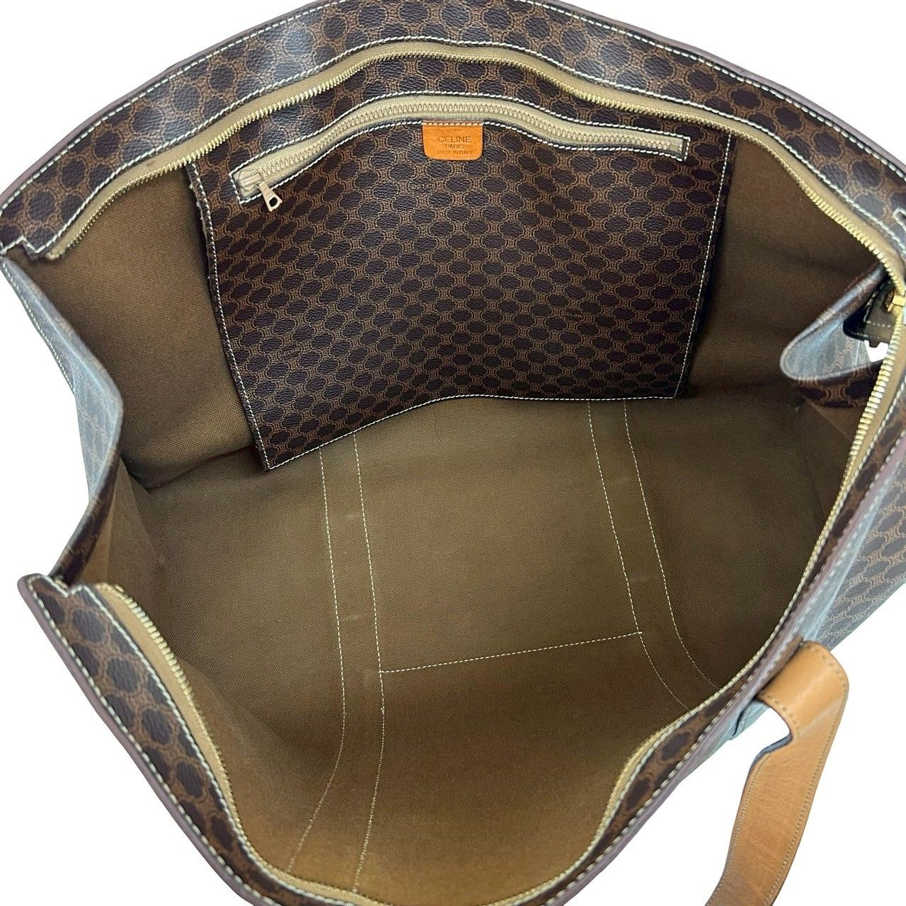 トリオンフ ロゴ