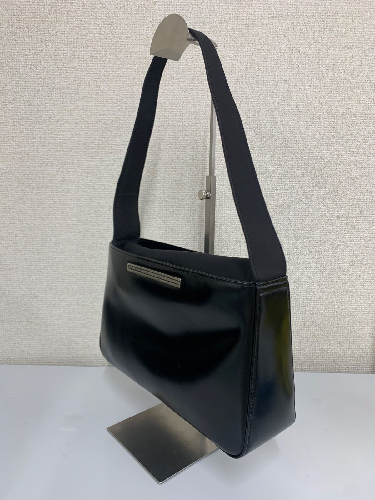 ￣1 Guess ゲス バック ハンドバッグ ナイロン 軽量 ブラック バッグ 2