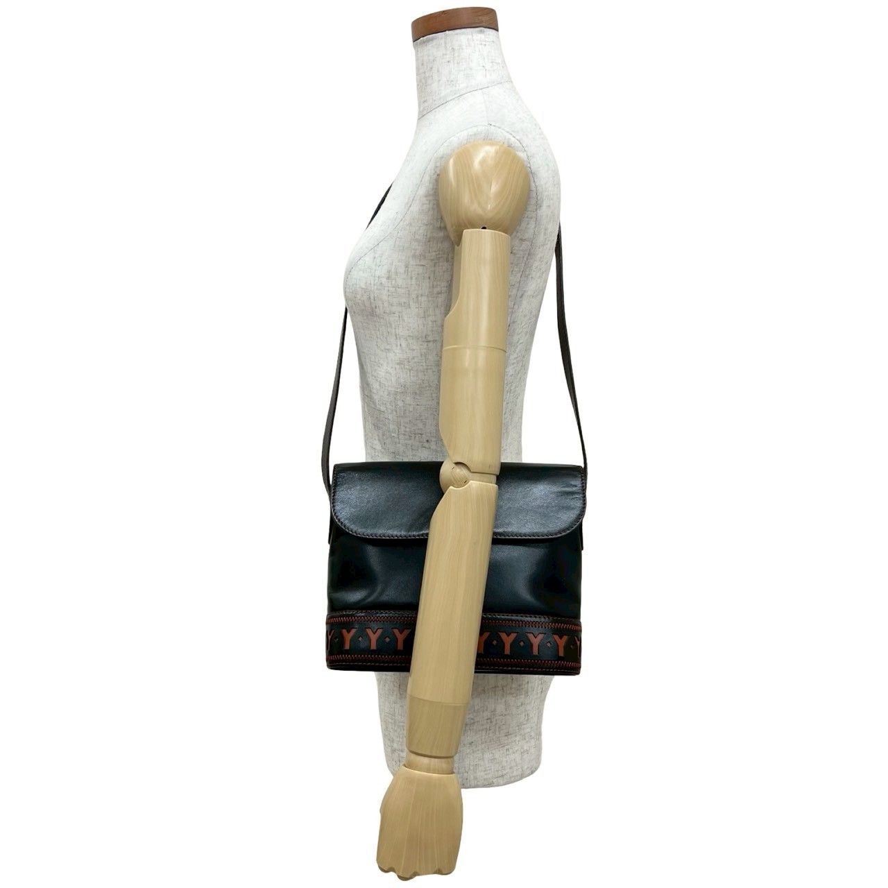 YVES SAINT LAURENT イヴサンローラン パンチング カットアウト レザー 本革 ショルダーバッグ ブラック ブラウン 33294