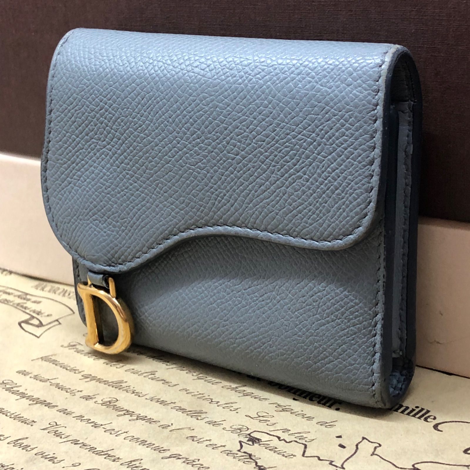 ディオール 3つ折り財布 コンパクト グレー 革 コイン カード FX320 楽天市場】ディオール Dior メンズ 三つ折り財布  2ESBC110CDI H00N CD ICON ロゴ レザー ブラック 黒 二つ折り コンパクト ウォレット 【中古】【送料無料】 bs2821 :  BeRich 楽天市場支店