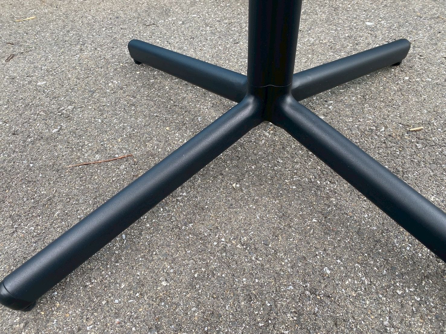 カフェテーブル