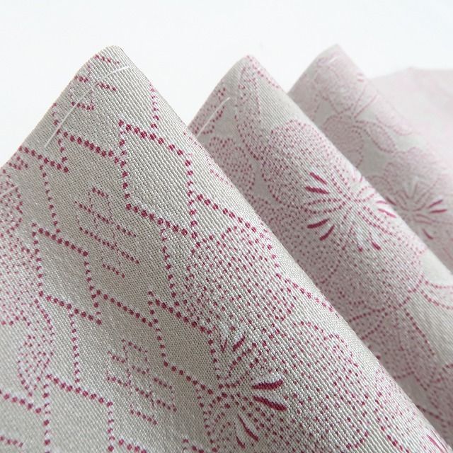 ❁tomihisa❁ 人間国宝 六谷梅軒 落款 桜 草木染 着物 正絹 仕付け糸付 伊勢型紙”匠が刻む微細の美で気品を纏う”江戸小紋 7063