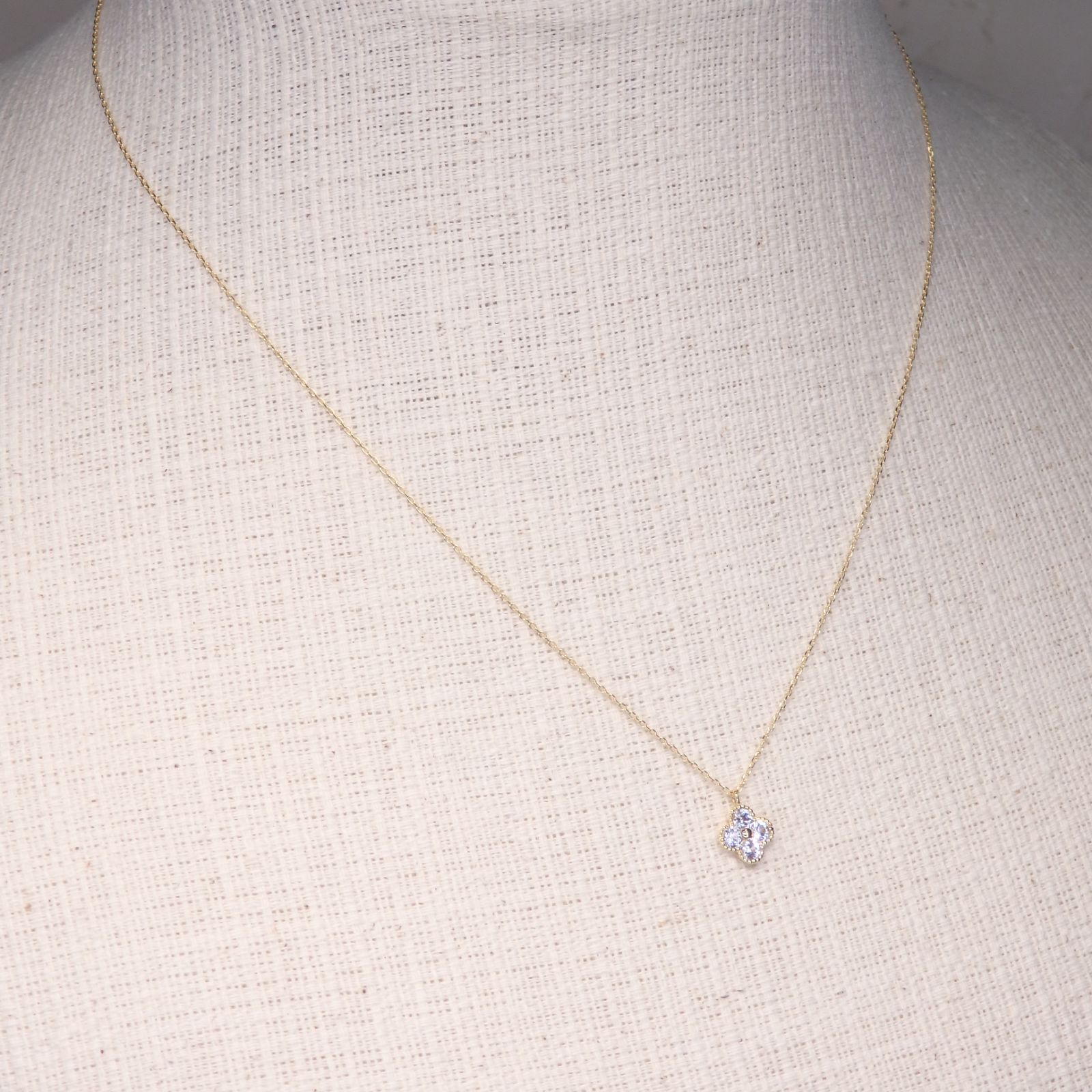 ホワイトサファイア ネックレス チェーン付き Z5386 0.24ct ゴールドK18 四葉 クローバー FORTGASGNV_COM_BR