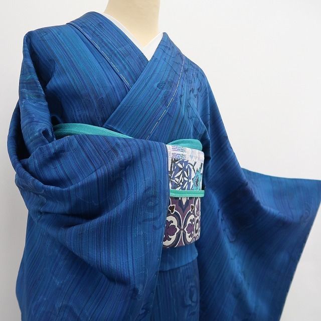 ❁tomihisa❁新品 薔薇 着物 正絹 仕付け糸付”藍色の深みに咲き誇る