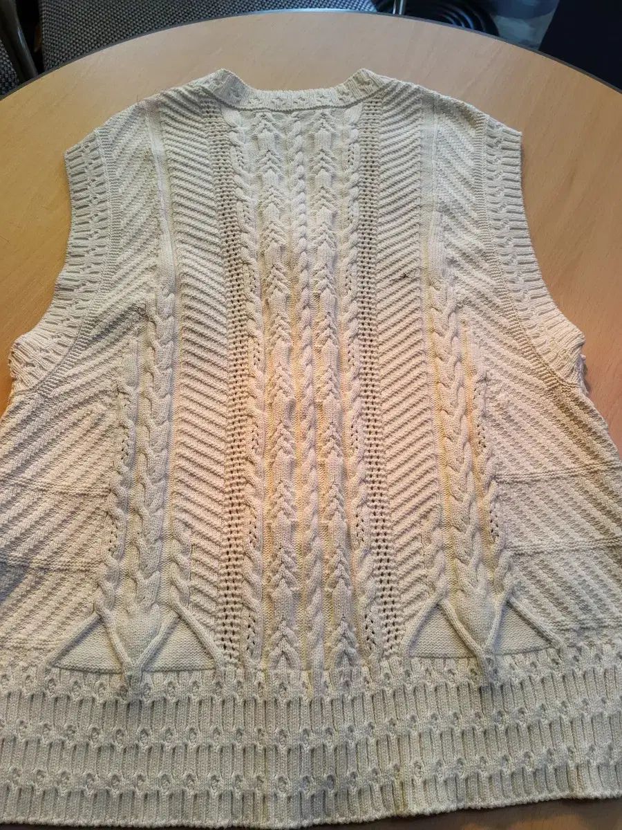 LATTI ケーブル編み