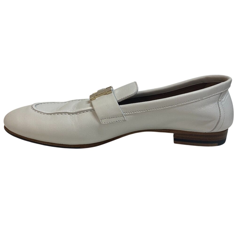 ローファー ホワイト