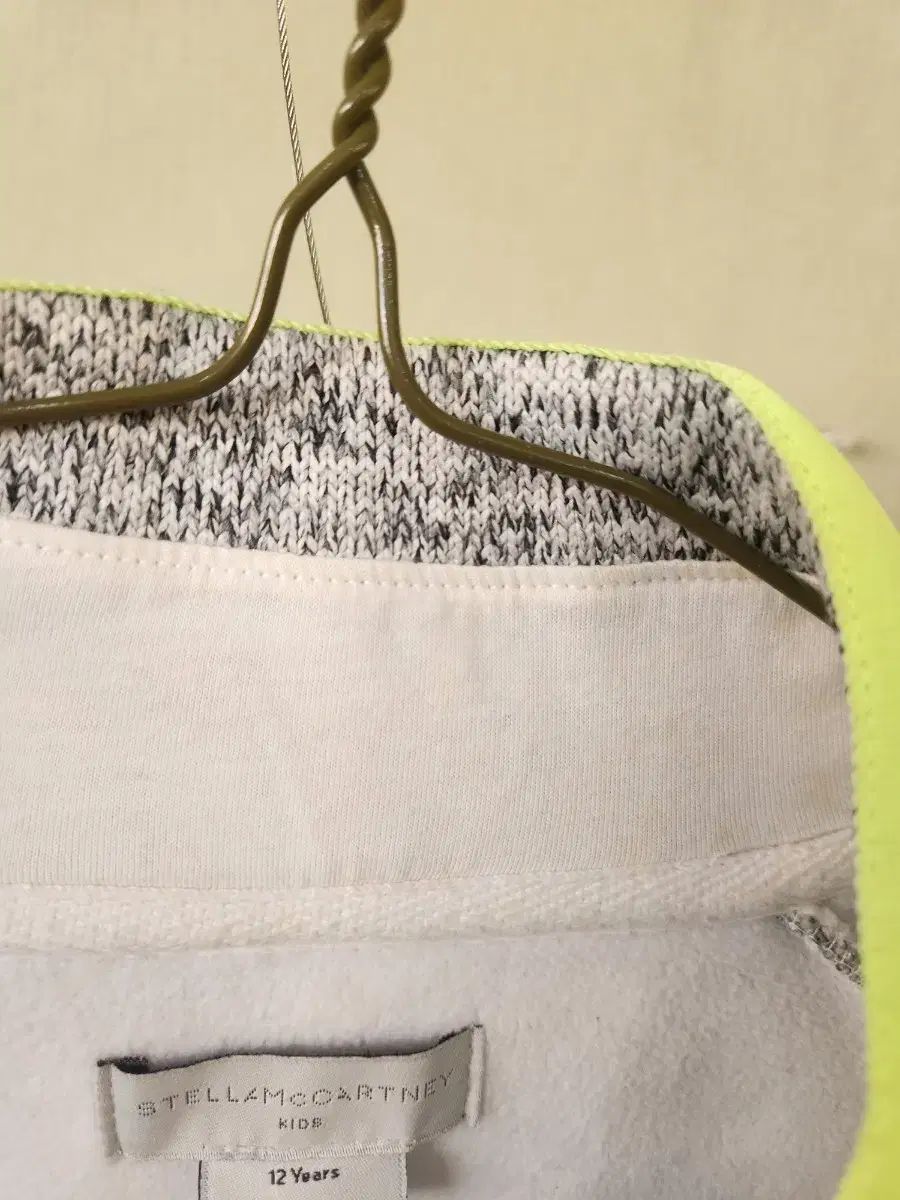 LINE ジップアップ