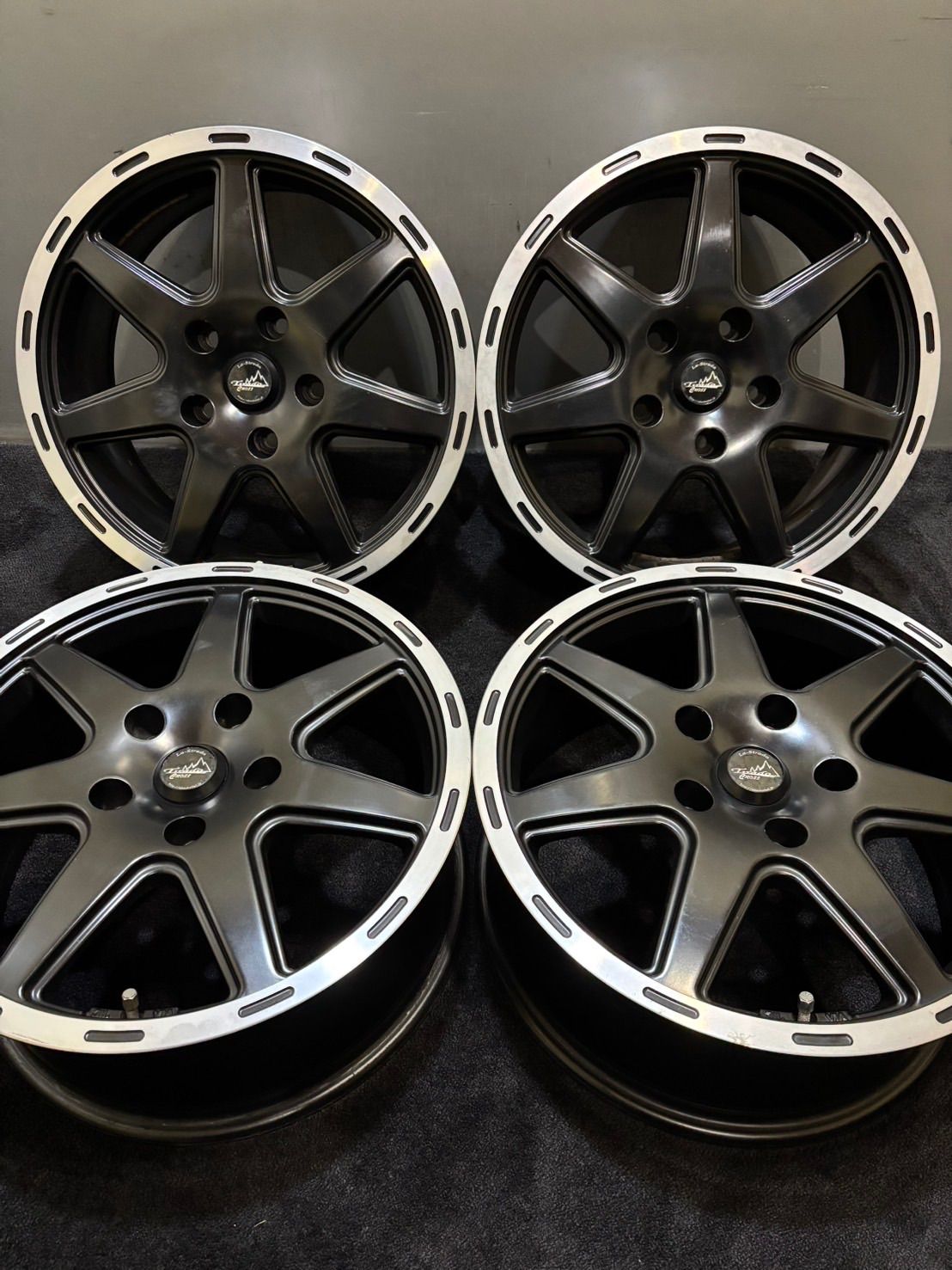 La Strada Tirado CROSS 17インチ 7 5 J 44 127 H アルミホイール 4本 ジープ ラングラー ブラポリ 1 K 507