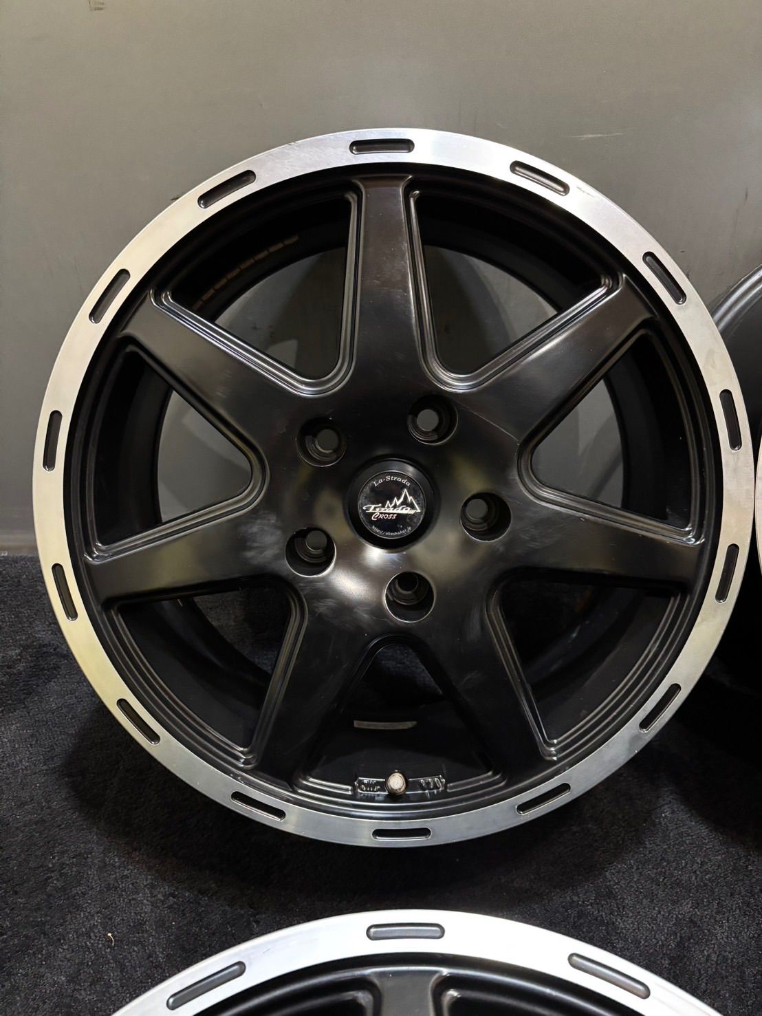 La Strada Tirado CROSS 17インチ 7 5 J 44 127 H アルミホイール 4本 ジープ ラングラー ブラポリ 1 K 507