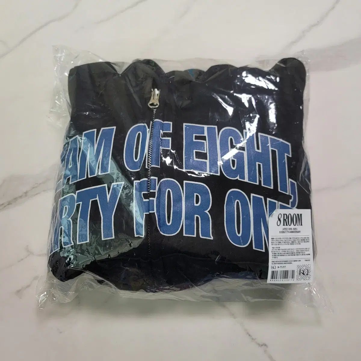 元値以下 ATEEZ エイティーズ アチズ 7周年 8ROOM ポップアップ クロップドパーカー パーカー