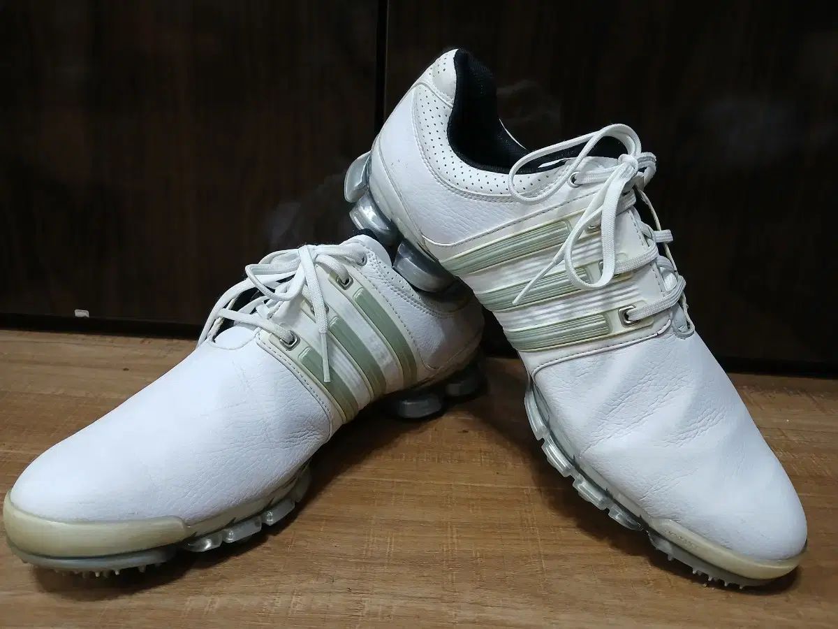 Tour360 ゴルフシューズ