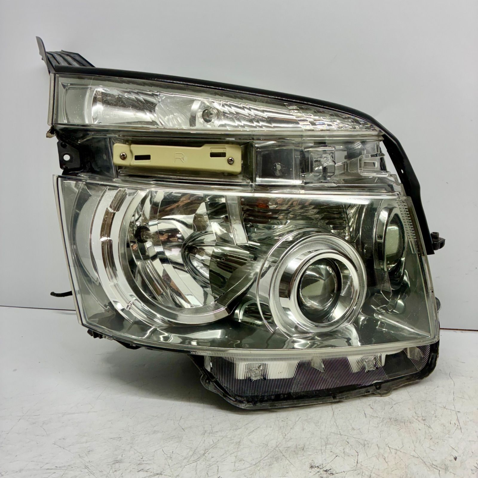 値下げ可能!!【コーティング済】トヨタ ZRR70 ZRR75 70系 ヴォクシー