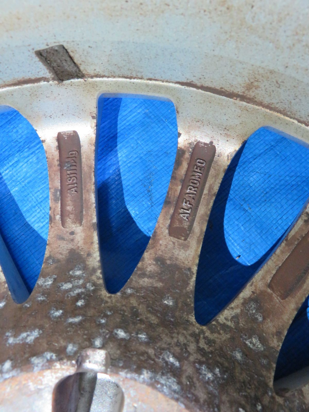 ホイールタイヤ 205