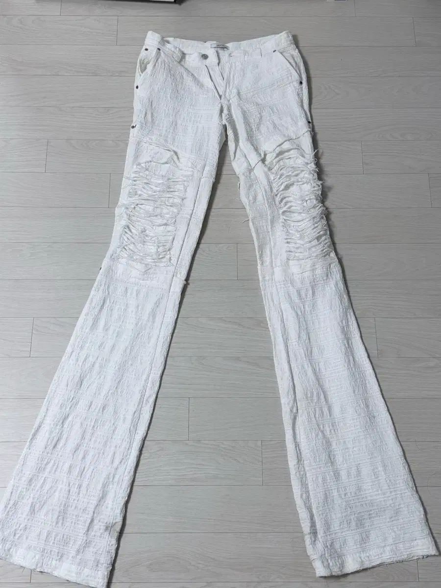 LECYTO ディストレスド 白 クラック パンツ