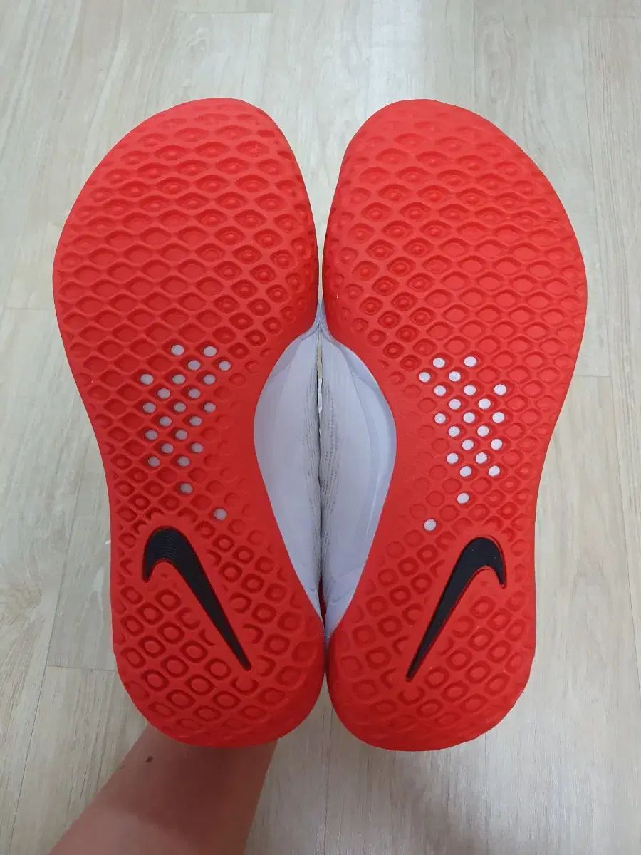 NXT テニスシューズ