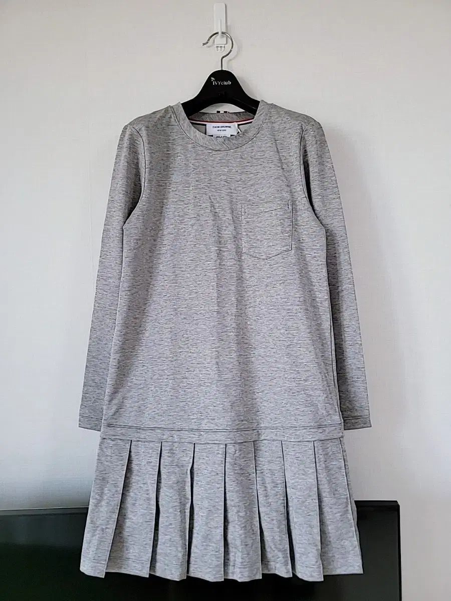 トム ブラウン ムーバブル ディテール ONE PIECE