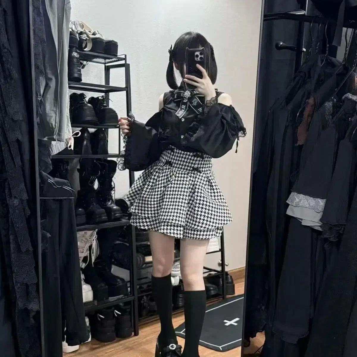 オフショルダー長袖シャツ ハイウエストスカート