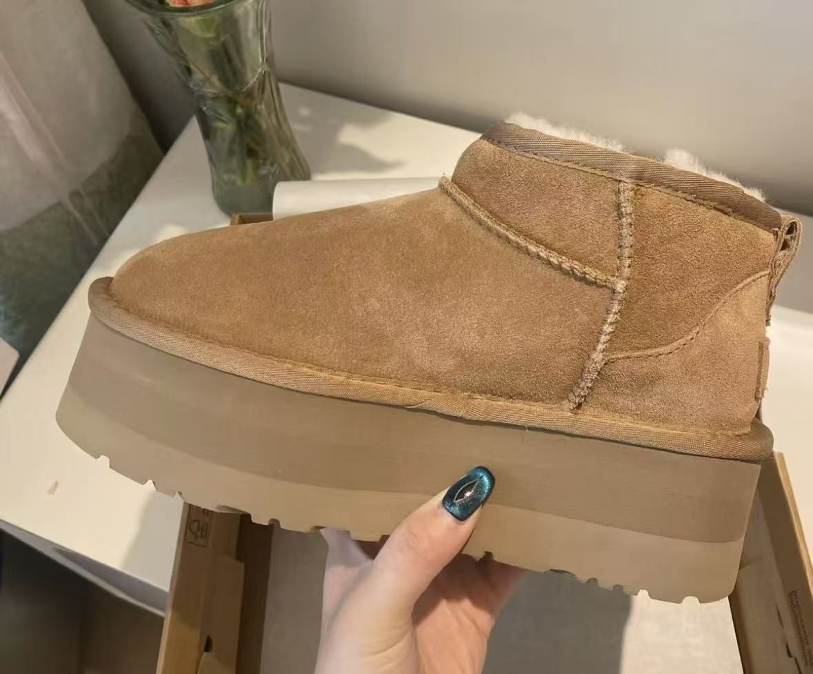  UGG クラシック ウルトラ ミニ プラットフォーム その他 靴