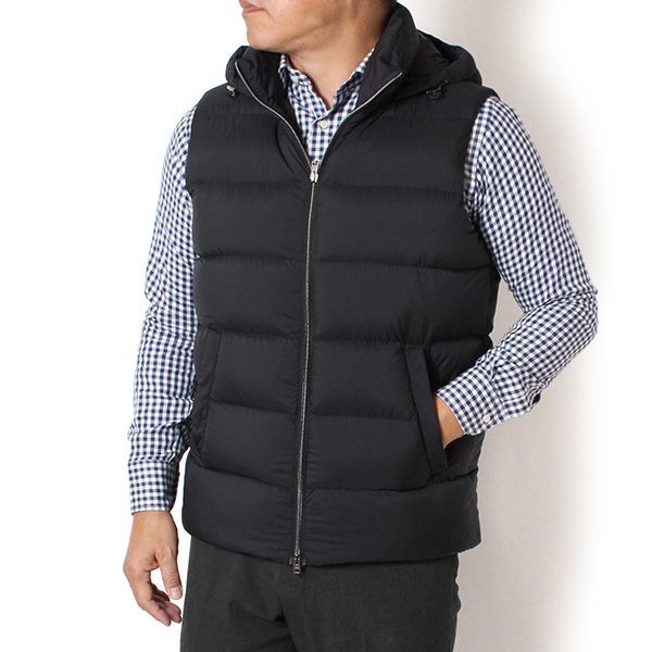 25AWモデル ヘルノ HERNO メンズ エコアージュ ダウンベスト ブラック PI001186U 12456Z 9300 2025-26AW m-tops