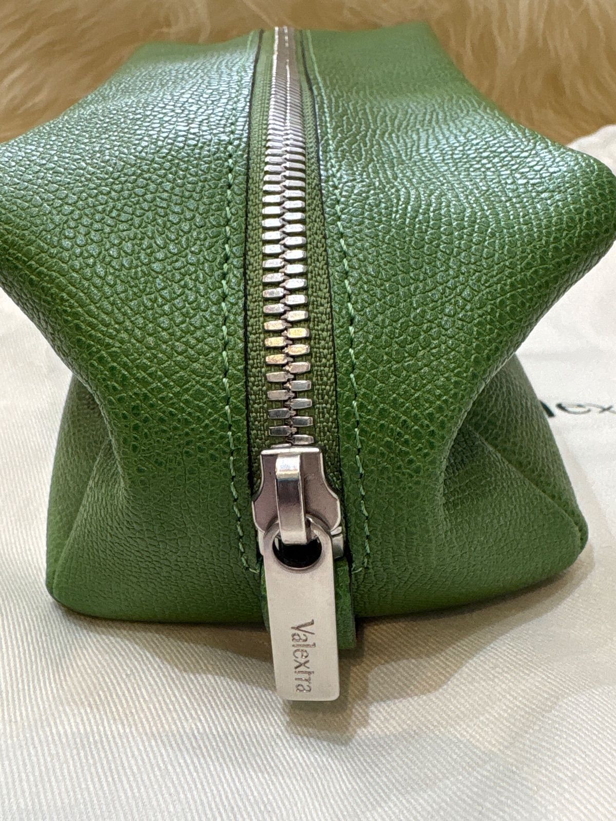 ヴァレクストラ ポーチ