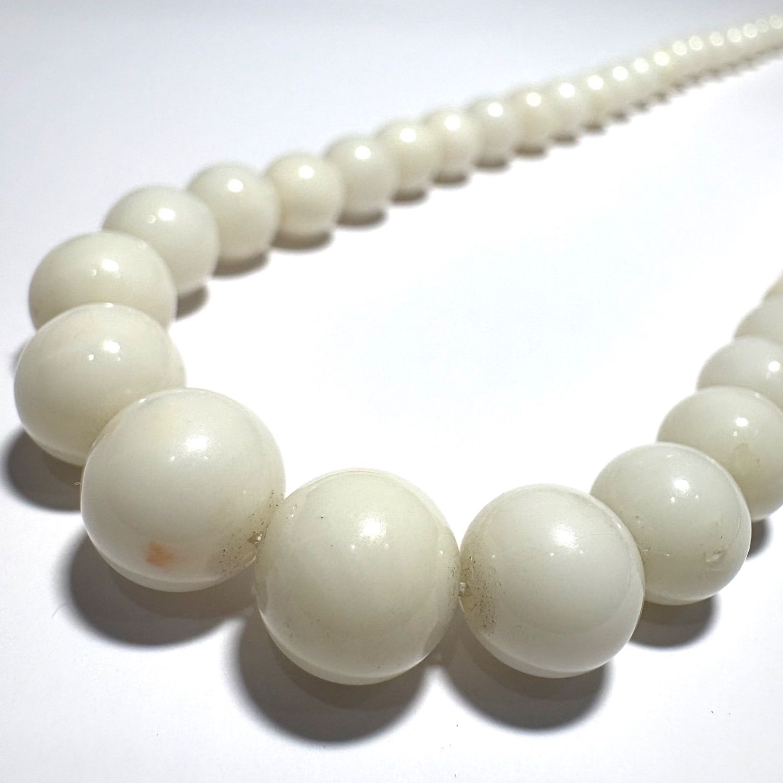 気品漂う天然白珊瑚ネックレス 約44cm　上質ホワイトコーラルジュエリー 天然白珊瑚ネックレス SILVER金具使用 5〜9mm珠 約44cm 上品なホワイト