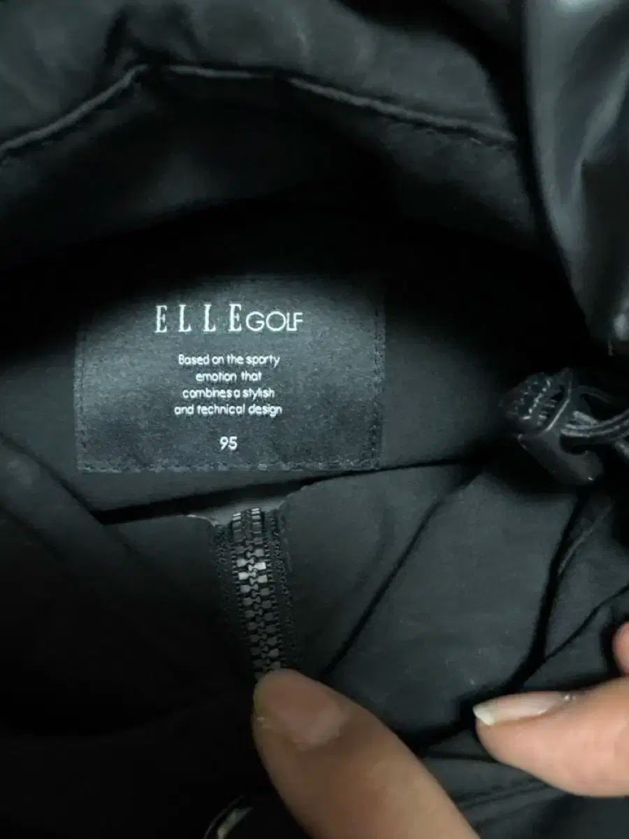 ブラック ダウン アウター フード型