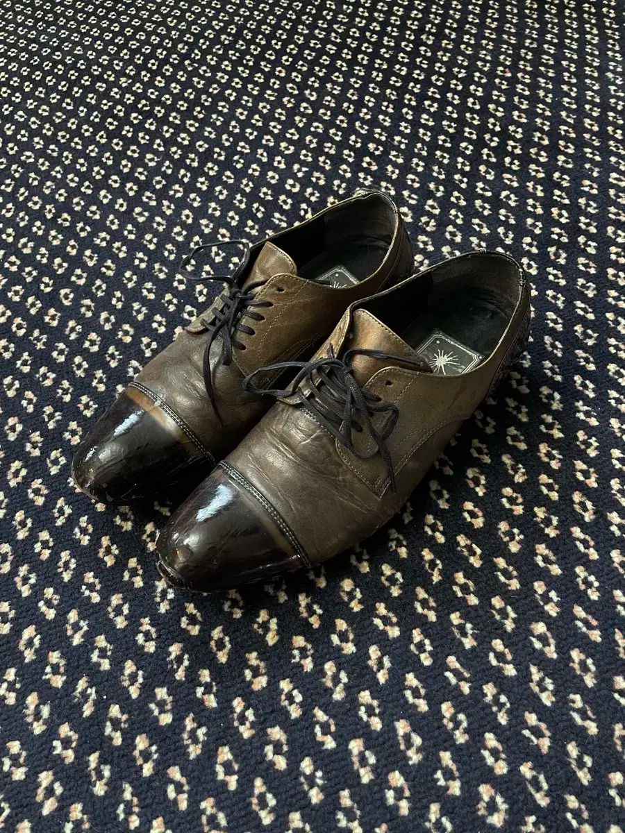 ダービーシューズ