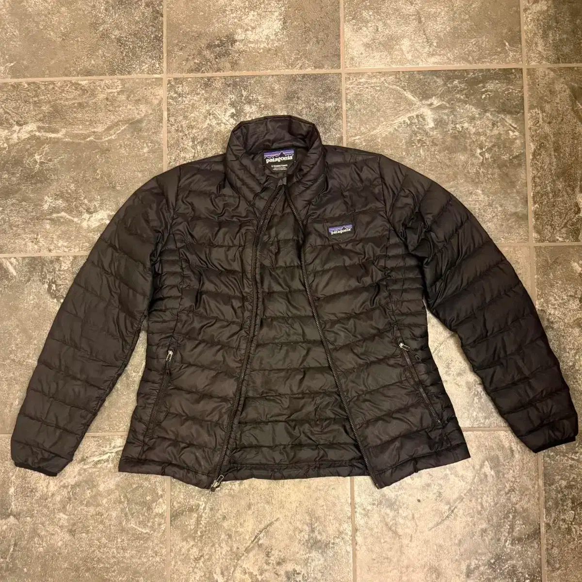 patagonia パタゴニア 軽量ダウン ブラウン