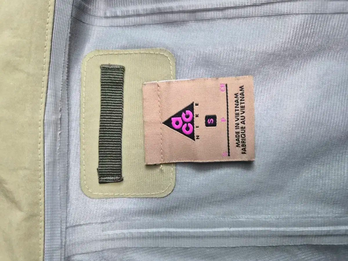 ウィンドブレーカー ジャケット