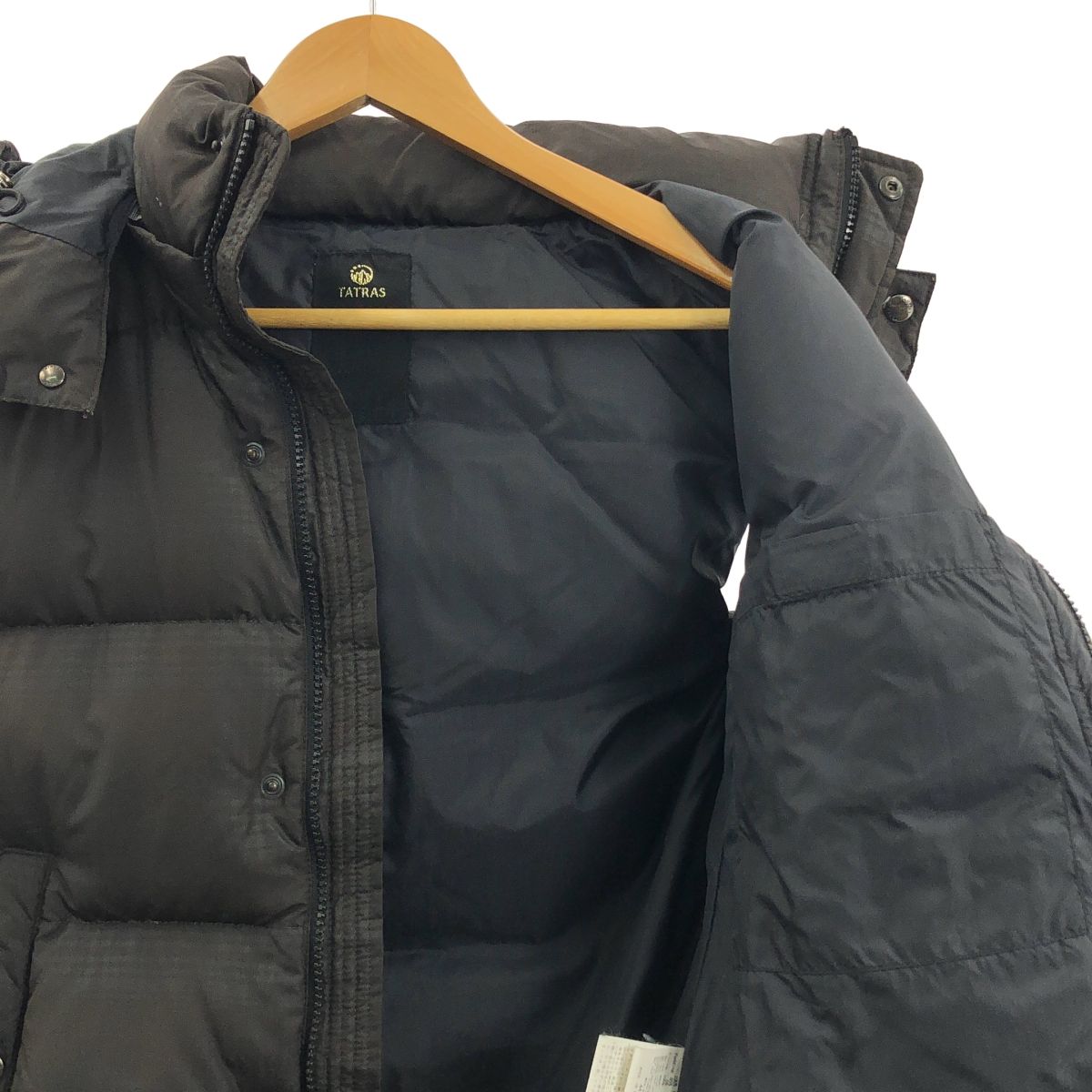 ダークブラウン