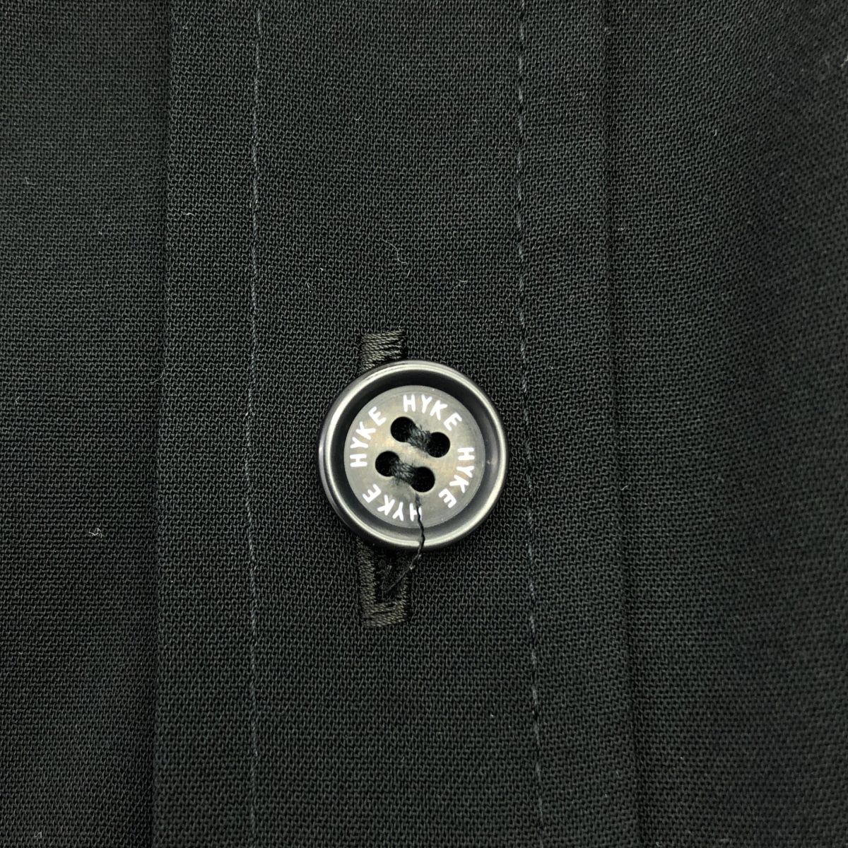 DRESS ロゴボタン