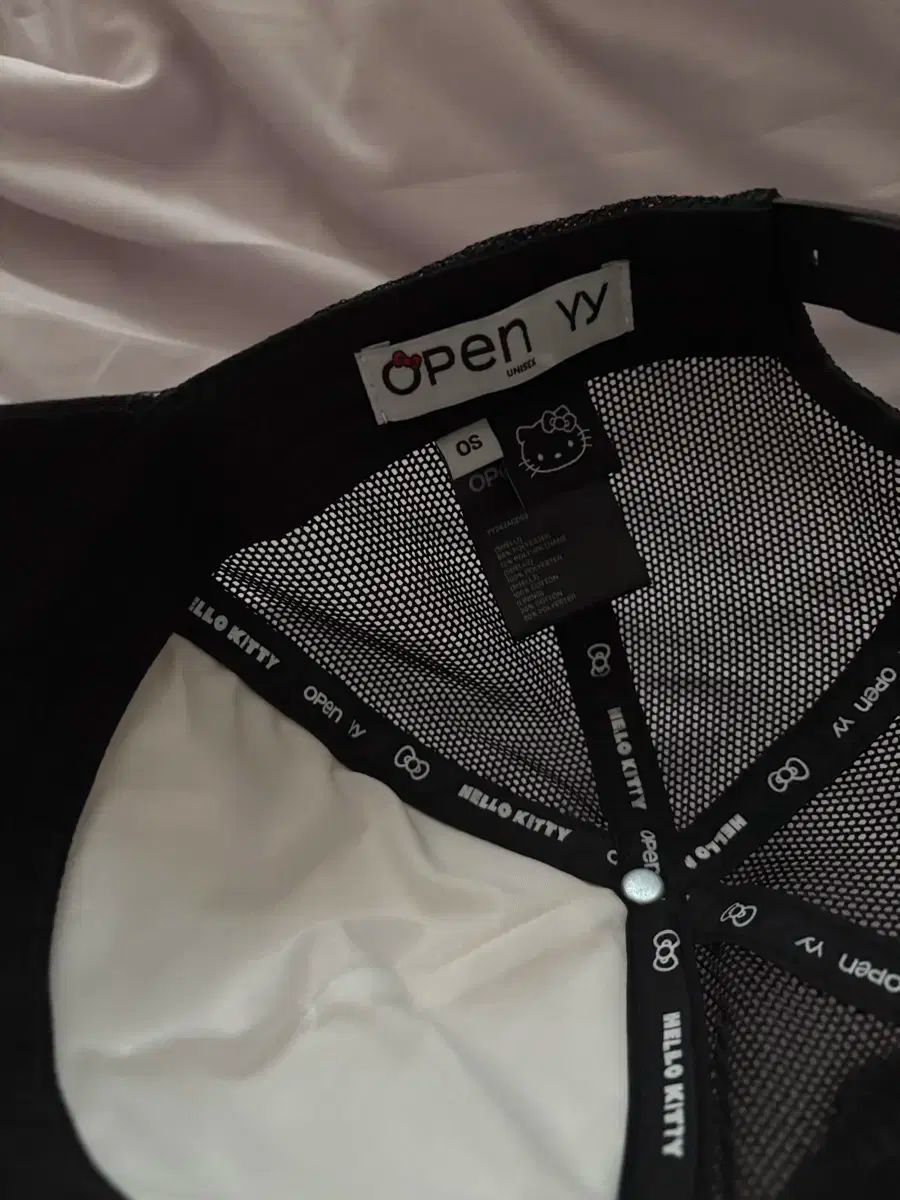 オープンワイワイ ハローキティ ベースボールキャップ 帽子 ブラック
