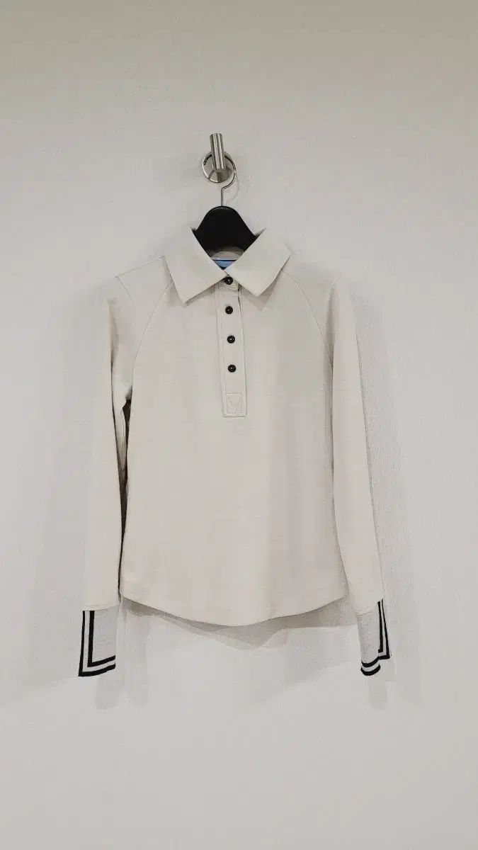 LANVIN ランバン 新商品 トップス 85 ストレッチが良く とても柔らかい生地