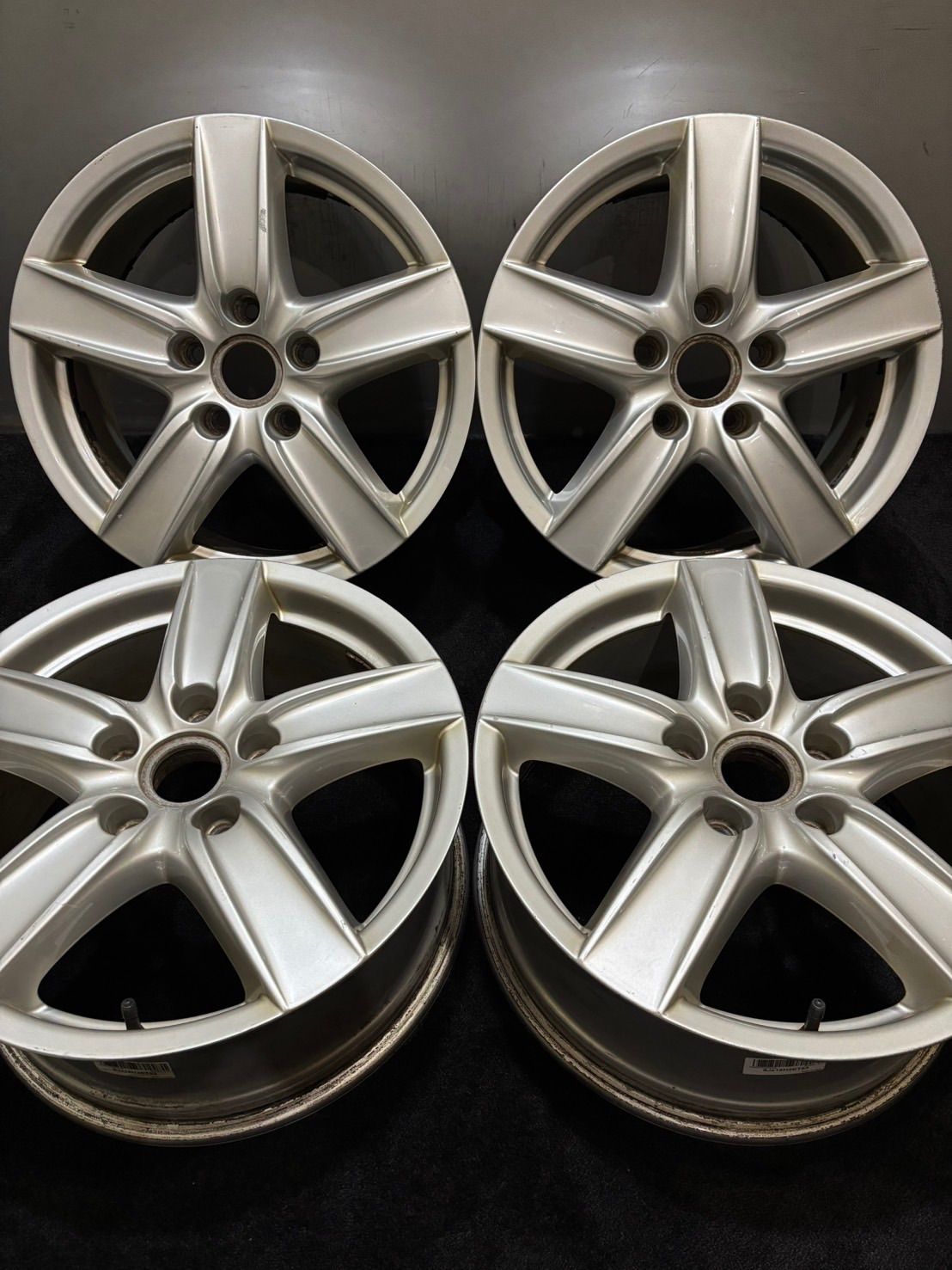 ポルシェ カイエン 958 18インチ 8 J 53 130 5 H アルミホイール 4本 2 K 513