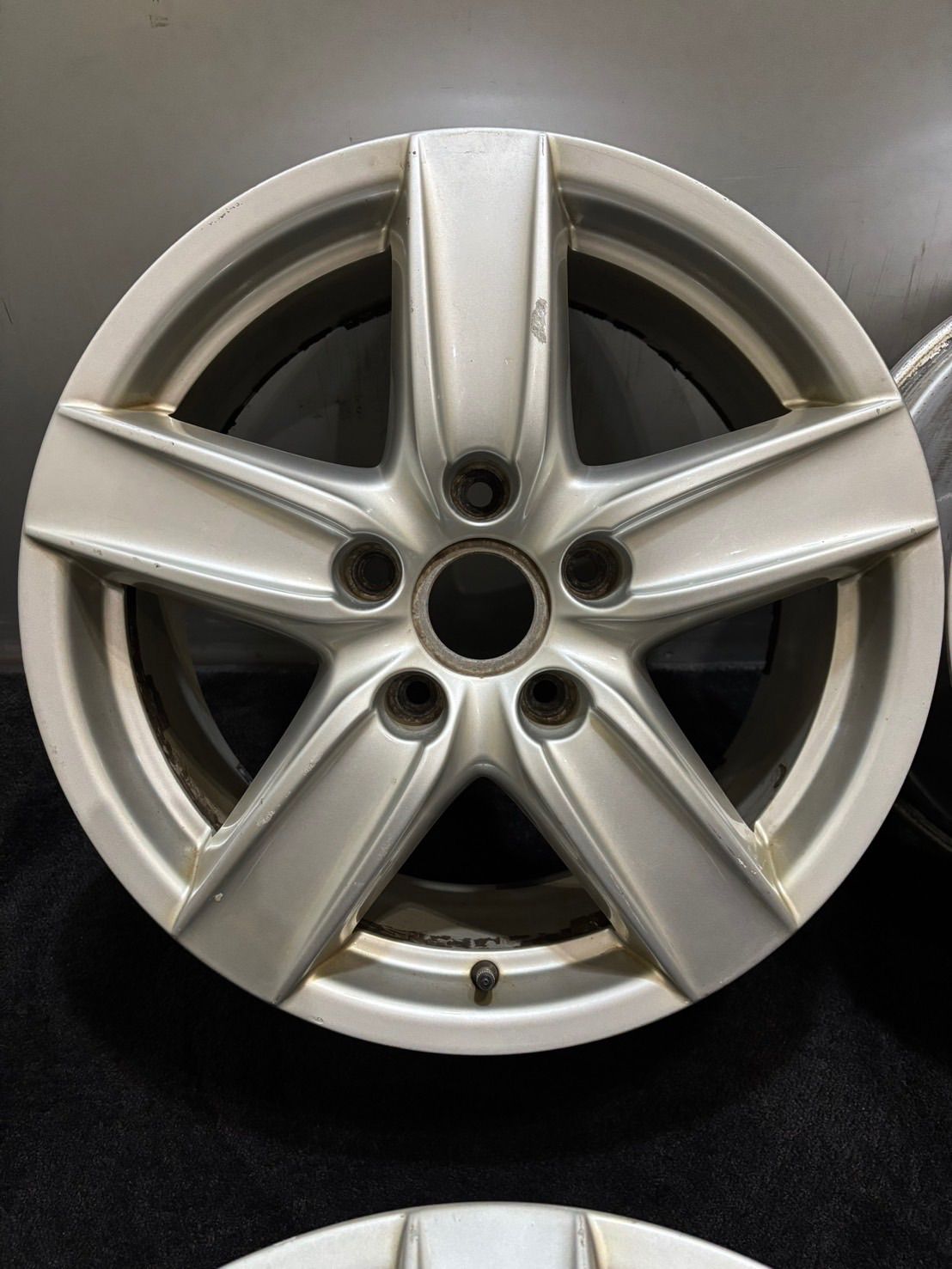 ポルシェ カイエン 958 18インチ 8 J 53 130 5 H アルミホイール 4本 2 K 513