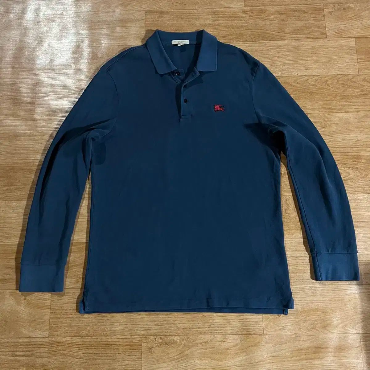 100 バーバリー メタルロゴ 長袖Tシャツ