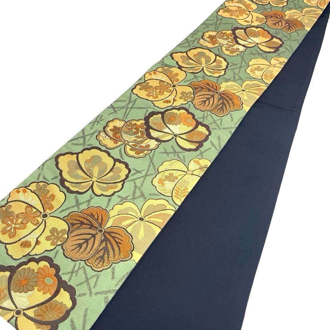 くすみグリーン