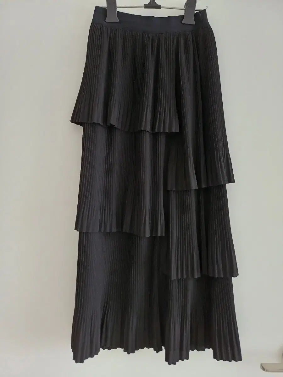 マージュ プリーツ ティアード スカート 1サイズ GULLKHAN_COM