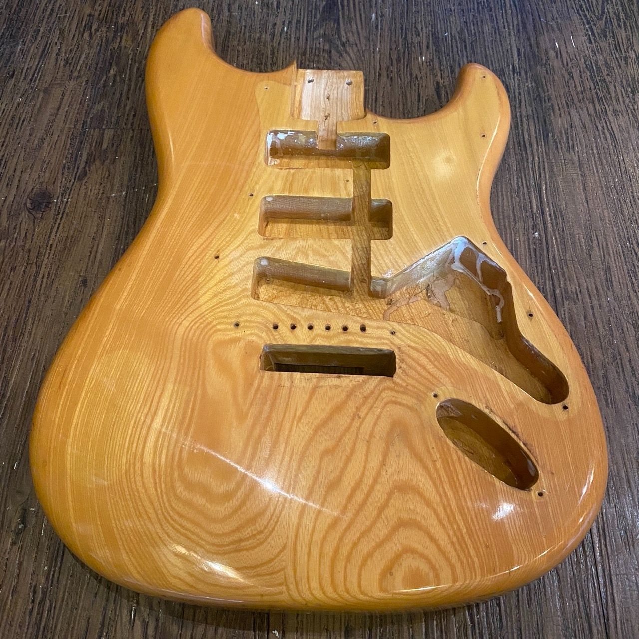 夏のバーゲン開催中！ Yamaha SR-500 Electric Guitar Body ヤマハ ストラトキャスタータイプ エレキギター ボディ 海外ファッション通販。