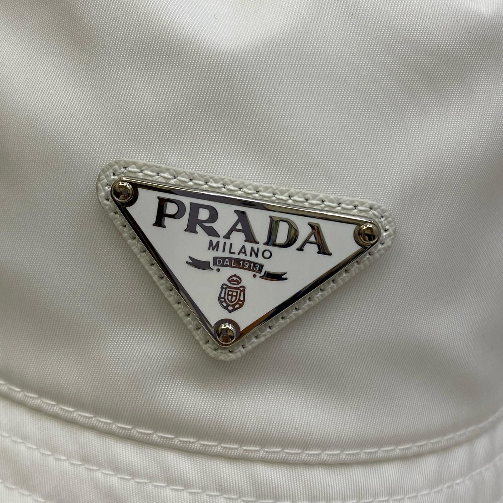 PRADA プラダ