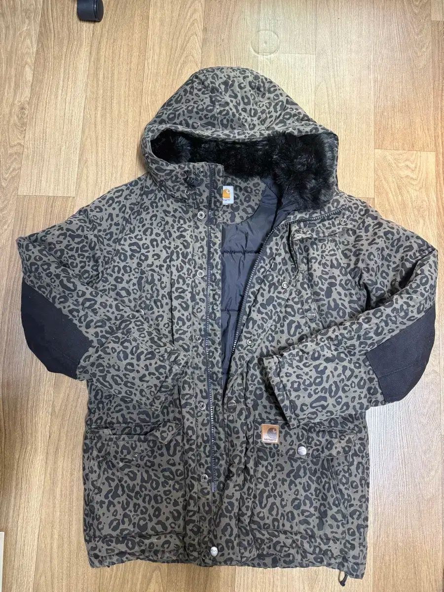 Carhartt カーハート レオパード フード ダウン ジャケット