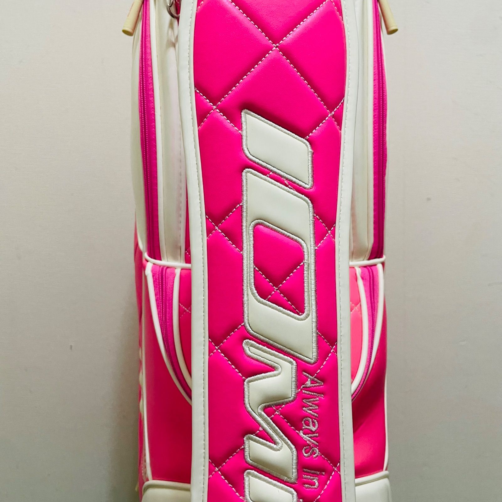 9257 IOMIC イオミック レディース 女性用 キャディバッグ ゴルフバッグ ピンク キャスター付き 公式球 ゴルフバッグ キャディバッグ 