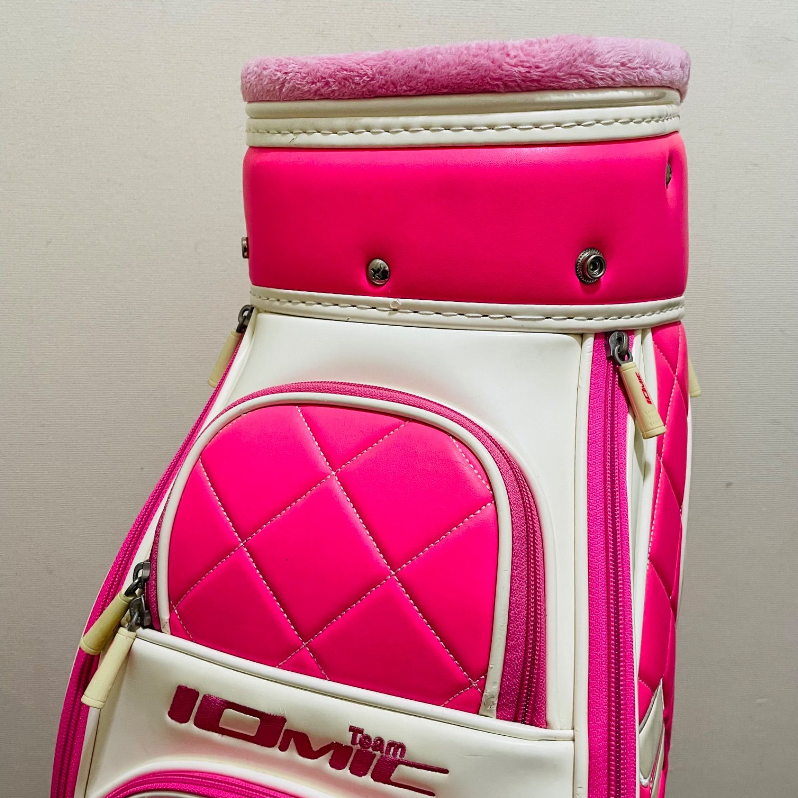 ピンク キャスター付き