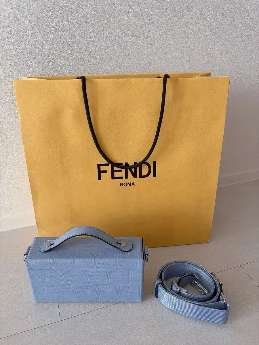 フェンディ ソフト トランク バゲットバッグ