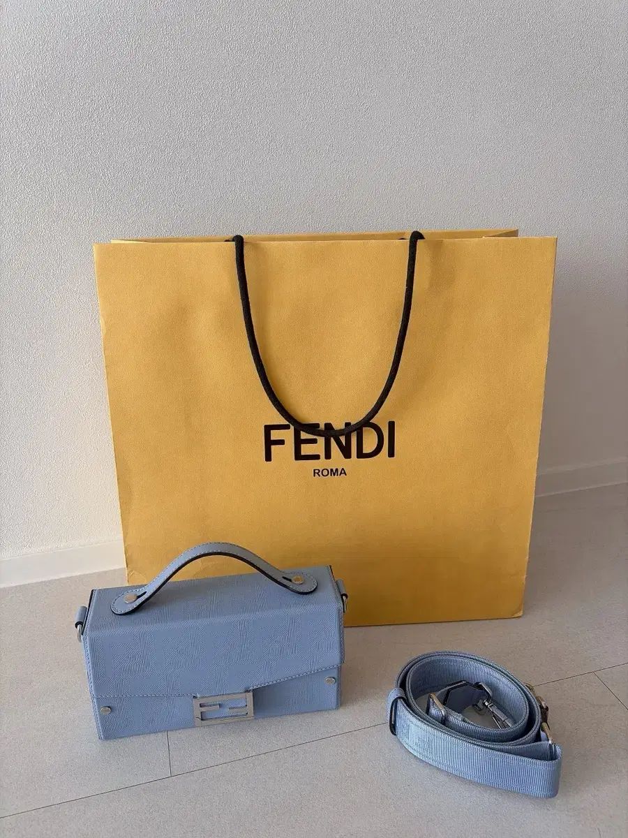 フェンディ ソフト トランク バゲットバッグ