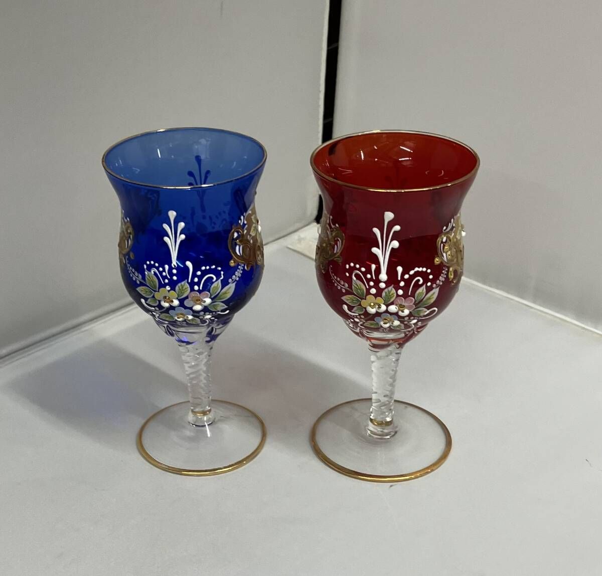 ベネチアングラス／ワイングラス／赤 青2個セット