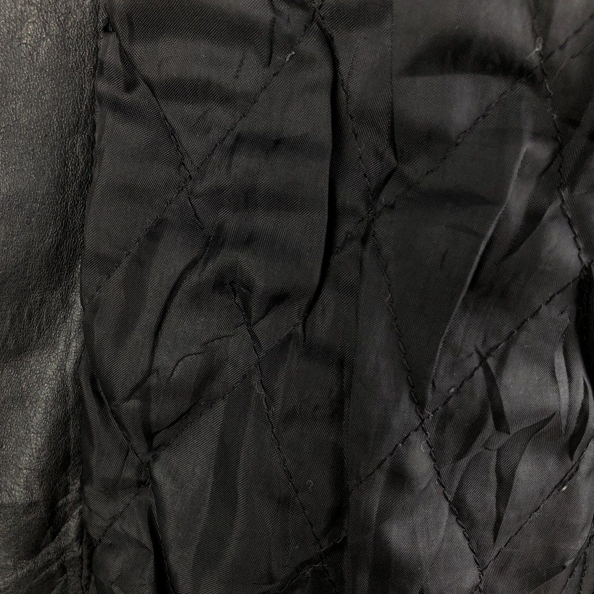 レザーブルゾンタイプ